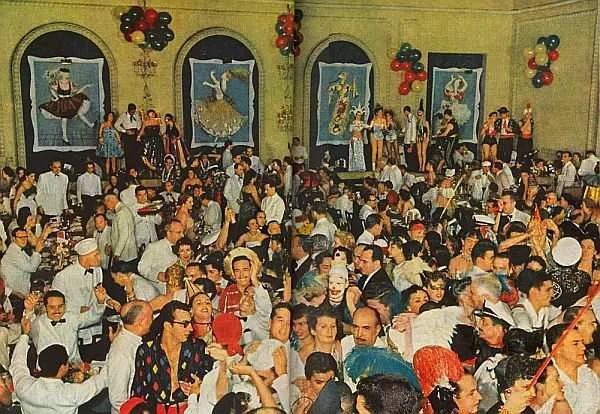 Baile de Carnaval do Golden Room do Hotel Copacabana Palace em 1954
