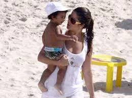 Domingo, 11 de maio de 2025 é dia das Mães!