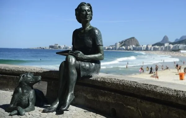 Em 14 de maio de 2016 foi inaugurada a estatua de Clarice Lispector  