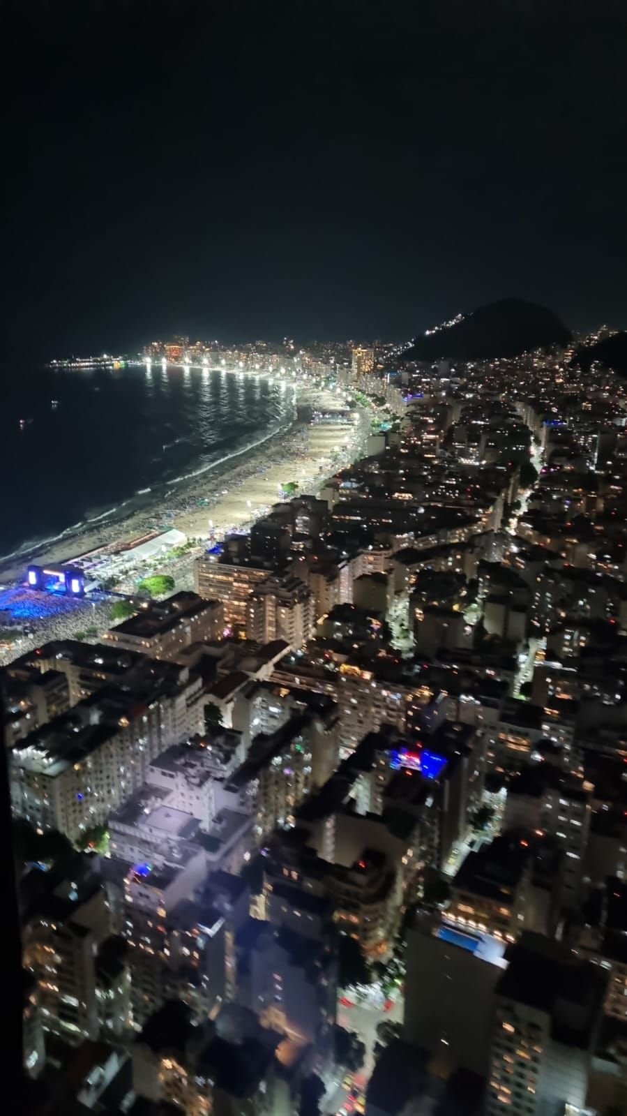 Foto área da Praia de Copacabana Réveillon 2023