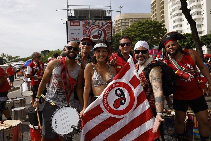 Escritora Thalita Rebouças no Bloco Empolga as 9, do qual é madrinha 