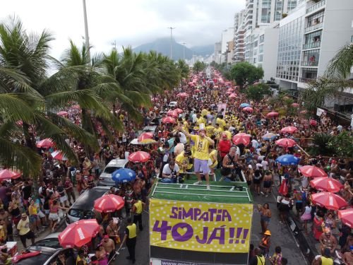 Simpatia é Quase Amor comemorando 40 Carnavais em Ipanema