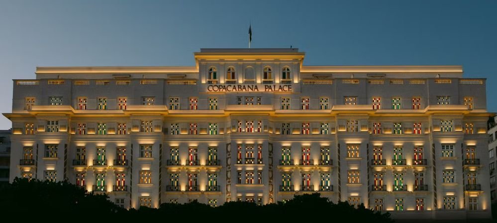 hotel-copacabana-palace-janelas-coloridas.jpg
