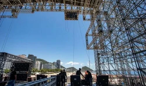 Montagem do Palco Principal do Réveillon na Praia de Copacabana