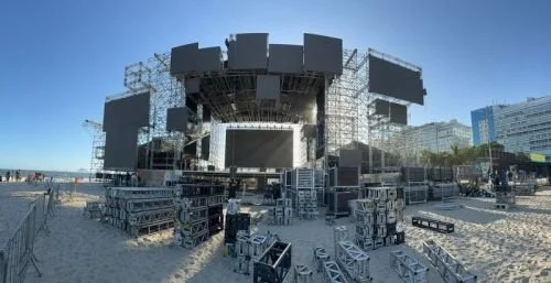 Montagem do Palco do Réveillon 2026 em Copacabana