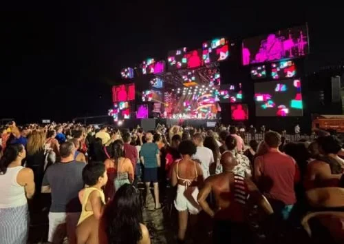 Passagem de som no palco-principal no Reveillon 2026 de Copacabana