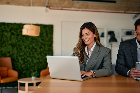 Como o financiamento digital ajuda empresas a organizar operações