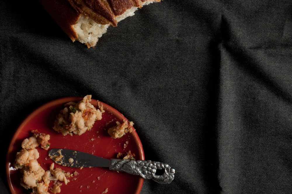 cannellini bean spread with sundried tomatoes