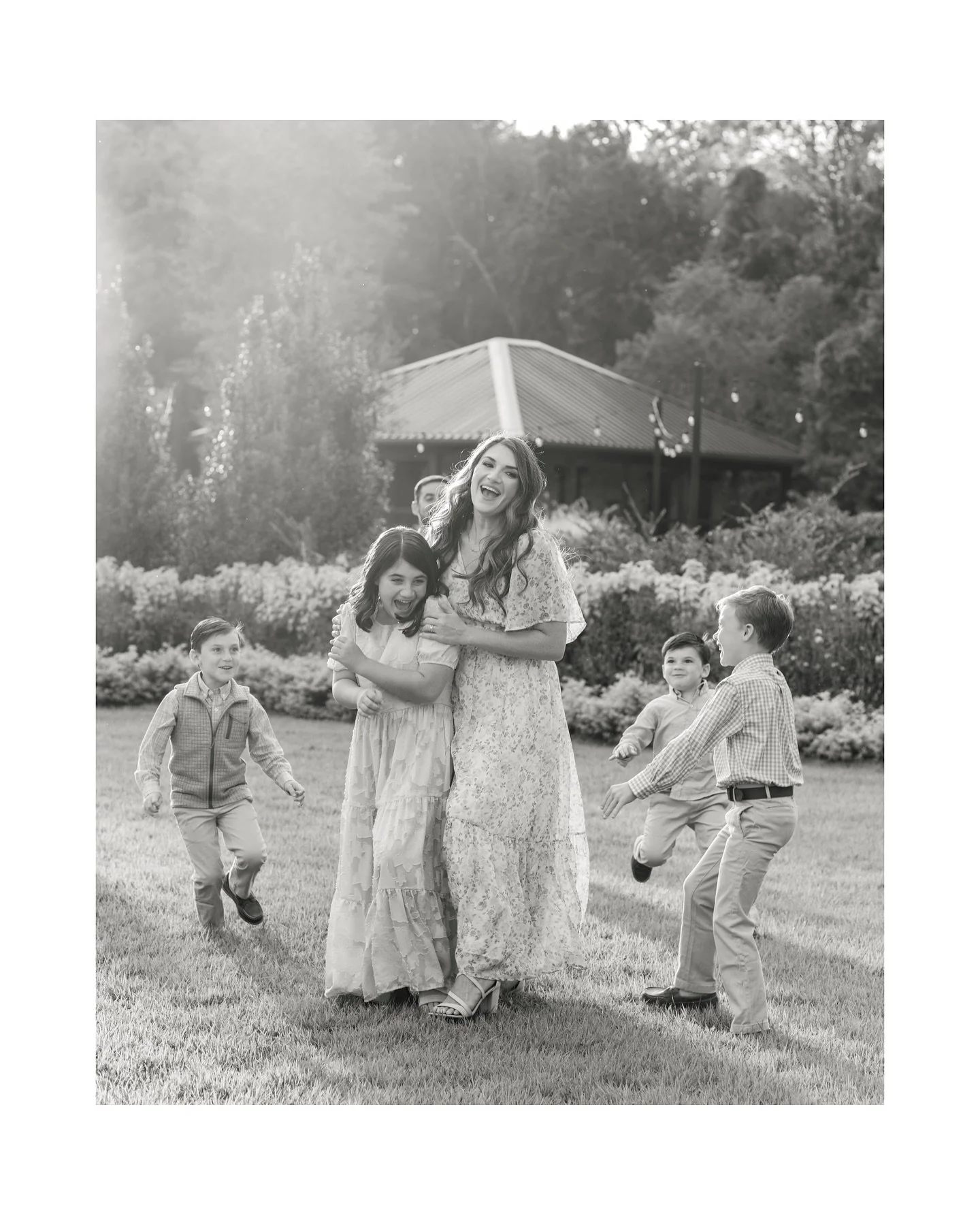 Family session season is underway! 💛🍂🍁 Baton Rouge family photographer, Baton Rouge, family photography. #fineartportraits #batonrougephotographer #batonrougephotography #batonrougefamilyphotographer #batonrougefamilyphotography #batonrougebabypho
