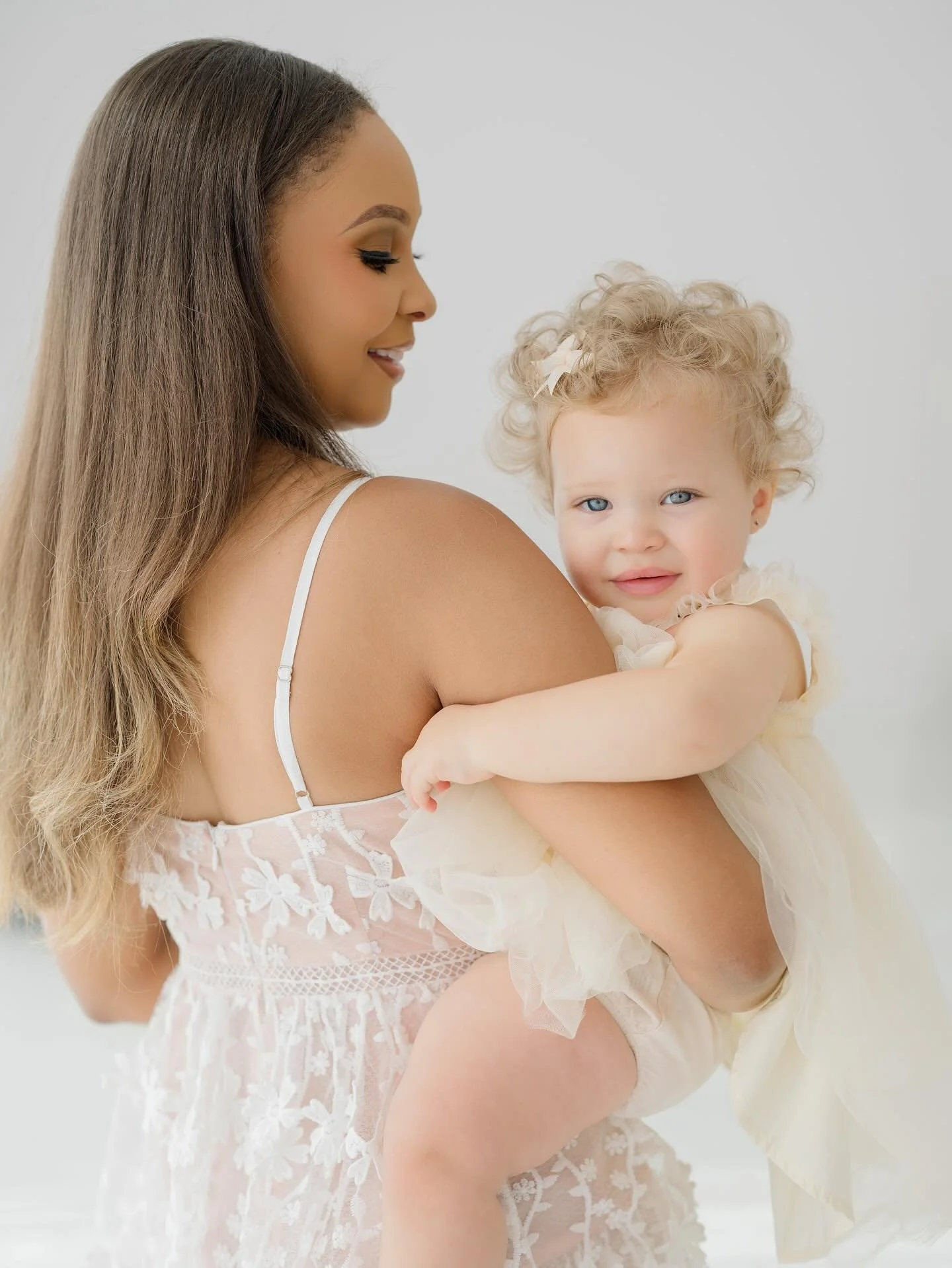 Color or black and white?! I CAN NOT choose. I love both. Is this little baby girl not the prettiest little one year old?! I have so many gorgeous babies in front of my camera, such a joy to capture them ❤️🎀 Baton Rouge baby photographer, Baton Roug