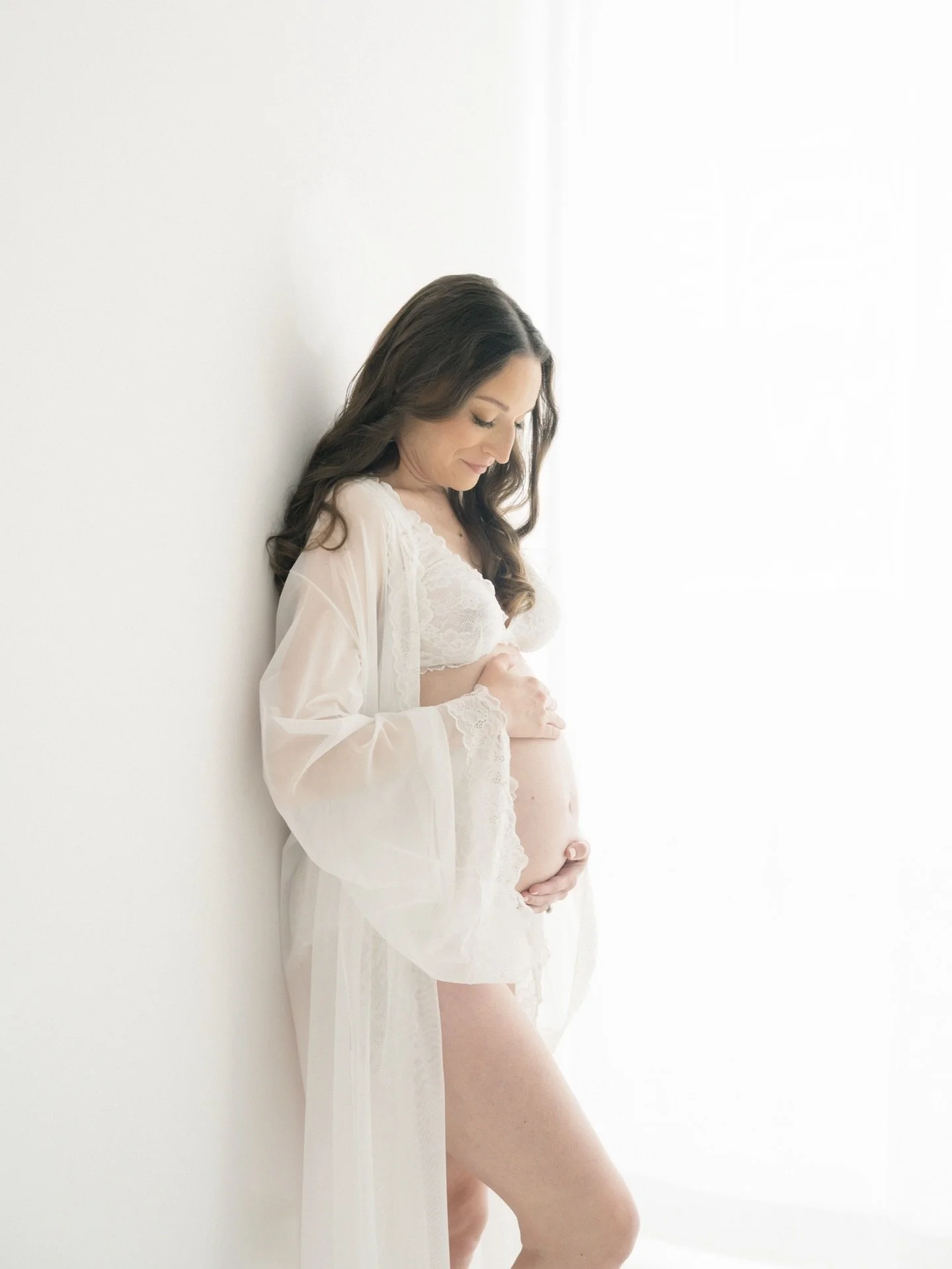 Have you all missed my regular posts?!! Have some cute stuff coming your way! I feel like this white dress was made for that Mama! New studio dress! #batonrougematernityphotographer #batonrougematernitysession