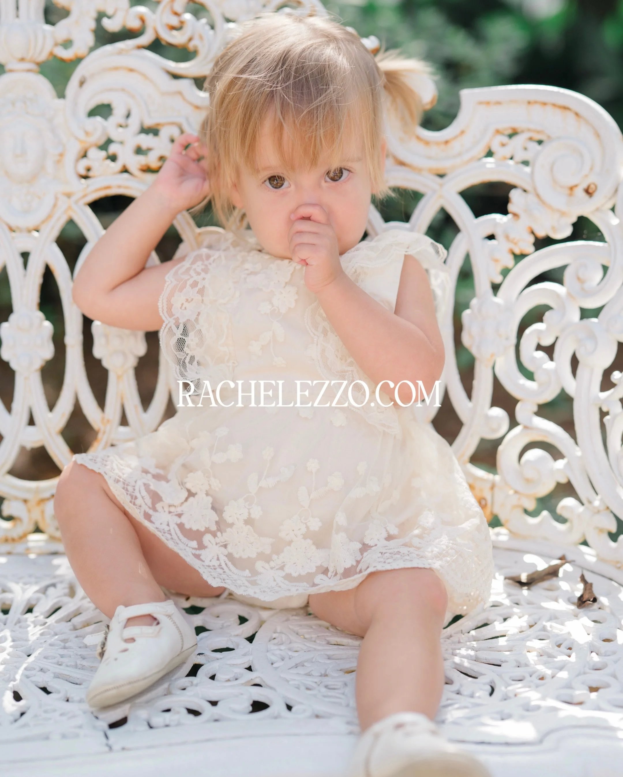 Cutie little family session, but that first one 🥰 Baton Rouge family photographer, Baton Rouge family session. #batonrougefamilyphotographer #batonrougefamilysession