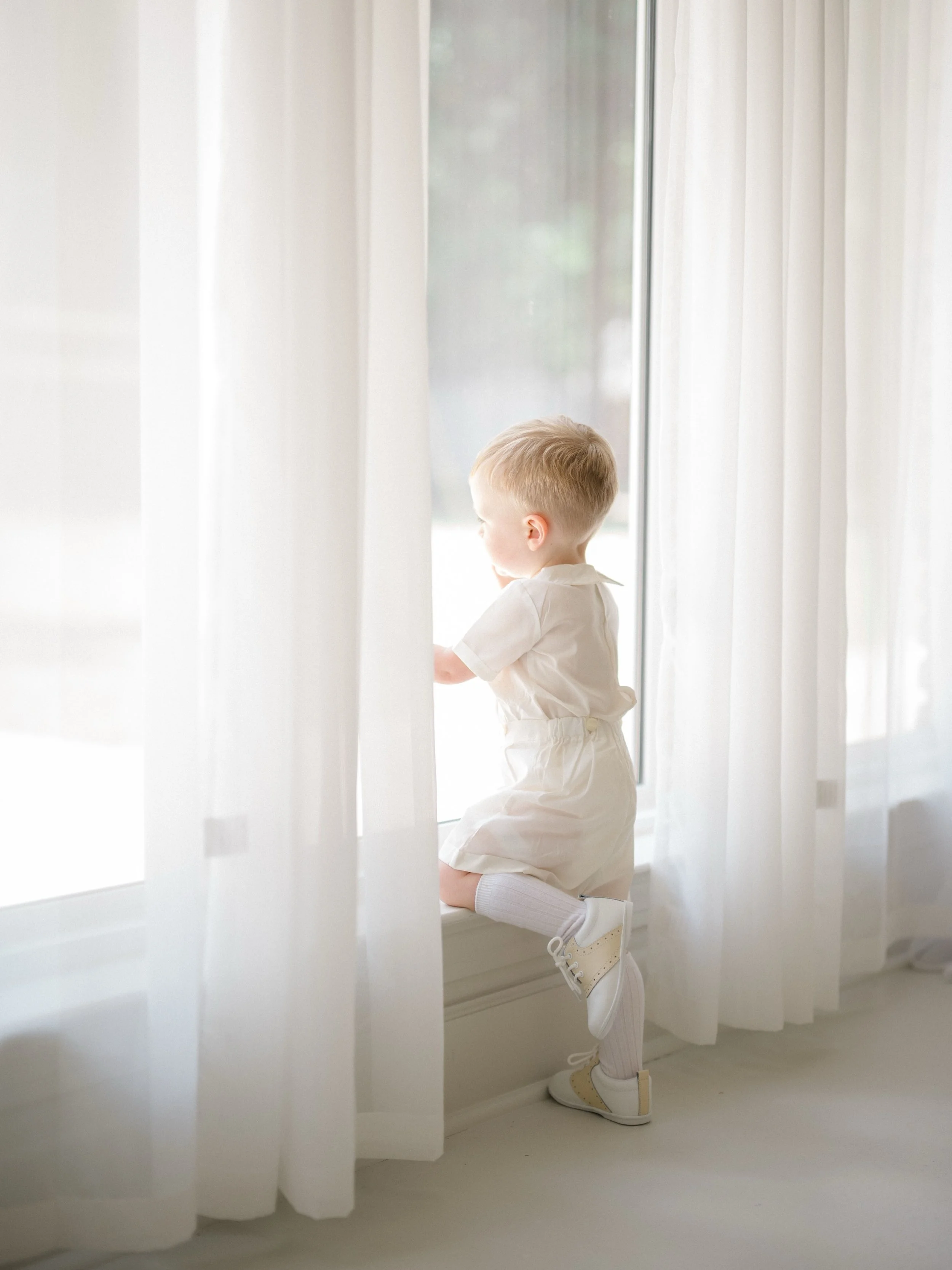 I just loved this, the curiosity of childhood. It makes you wonder what&rsquo;s out the window. It&rsquo;s one of those simple images that may get overlooked when culling through a session; but they always make me pause. I wanted it to have its own s