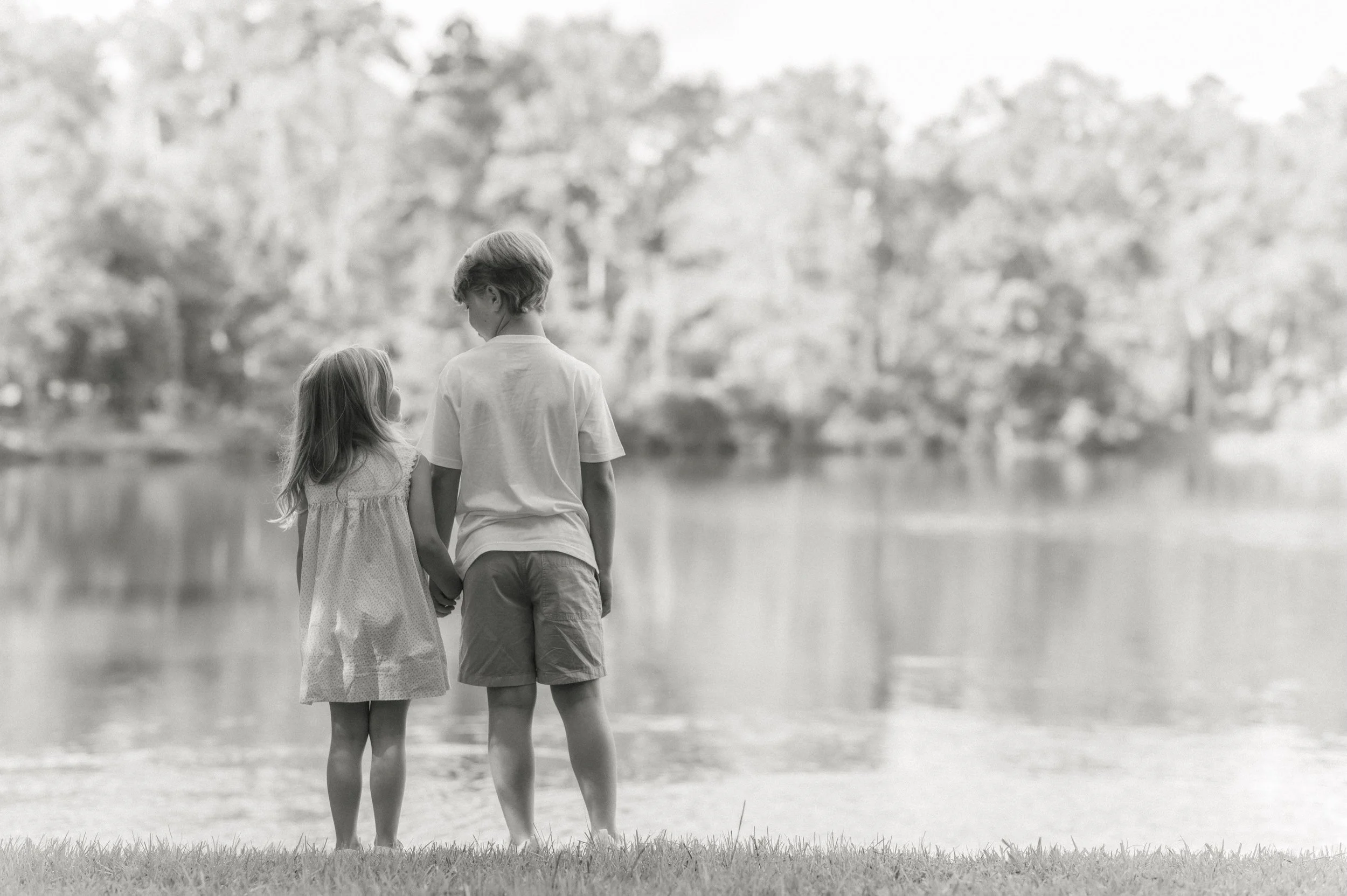 These little summer mini sessions have been so cute! We meet in the morning when it&rsquo;s cooler out, you have the rest of your day. Quick and easy and they have been the cutest images! You can book a mini session with 15 images and then upgrade to