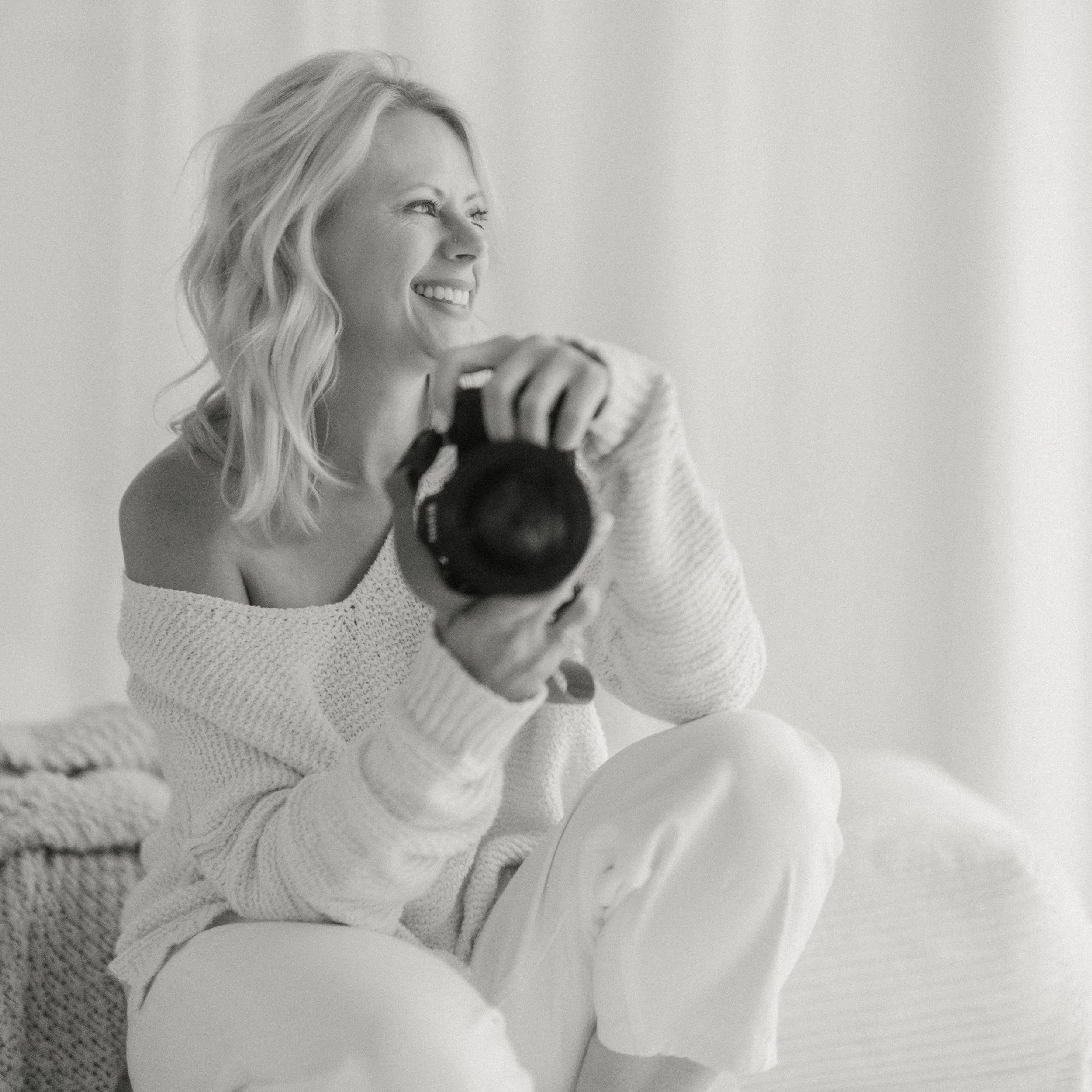 What you&rsquo;re really investing in, when you trust me to capture your special moments:
You hire me because I know what to do when your toddler wants absolutely nothing to do with photos.
When your newborn decides today is not the day they&rsquo;re
