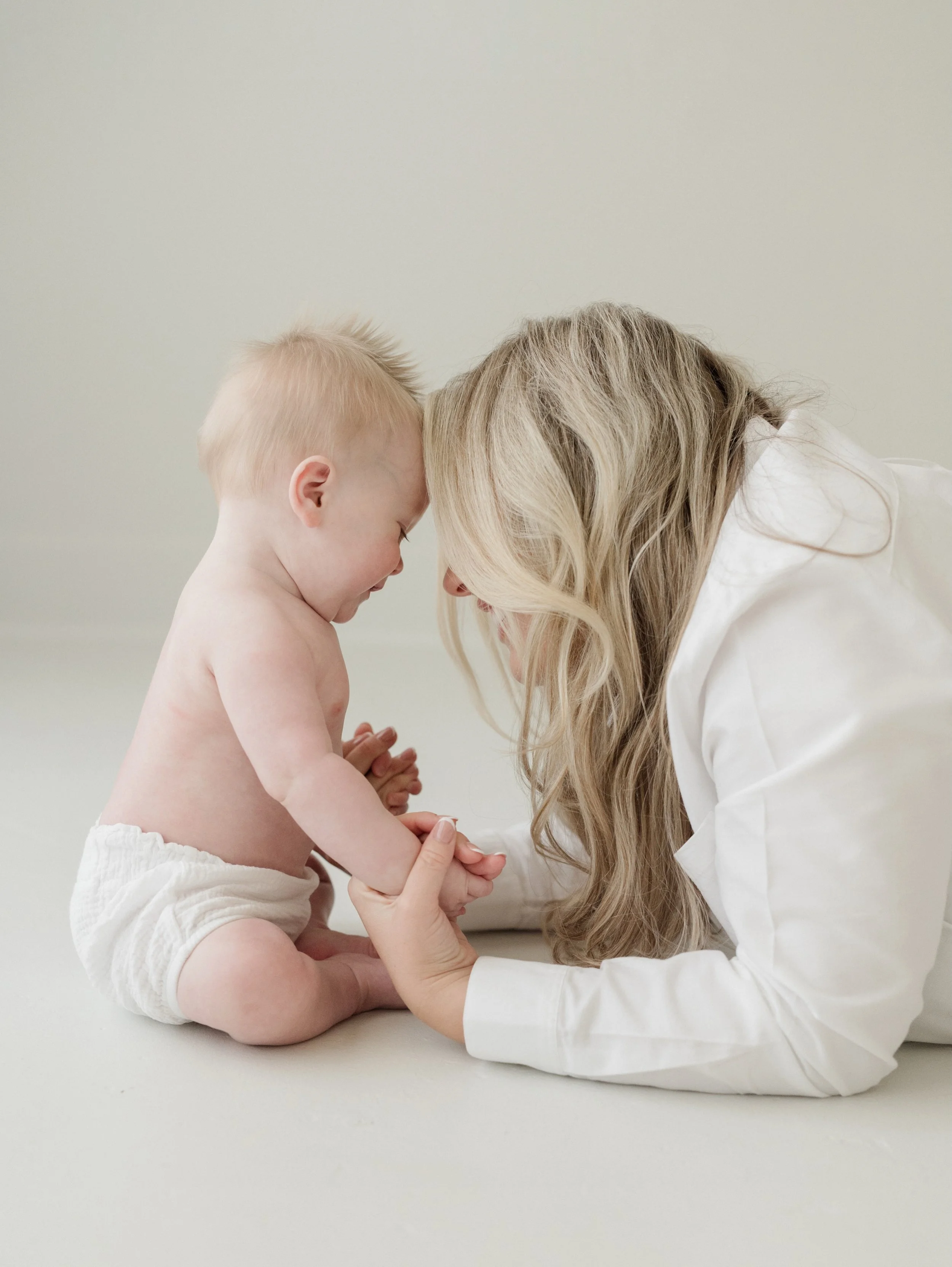 Picking 20 from this session felt impossible, I wanted to share them all. That baby boy is such a joy it shows in every image!  His connection with his mama is undeniable ❤️ Baton Rouge Baby Photographer, Baton Rouge motherhood photographer, Mommy &a