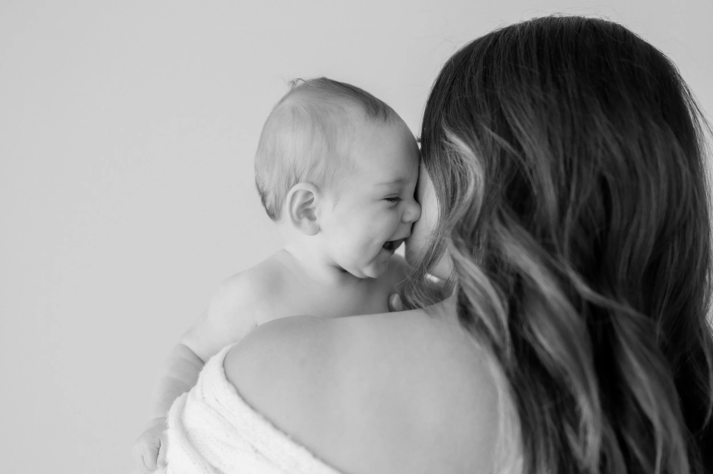 4th baby, but first girl for this Mama!! She finally has her mini me ❤️ This girl loved her mom! Baton Rouge, baby photographer, Baton Rouge family photographer. #batonrougebabyphotographer #batonrougebabymilestone