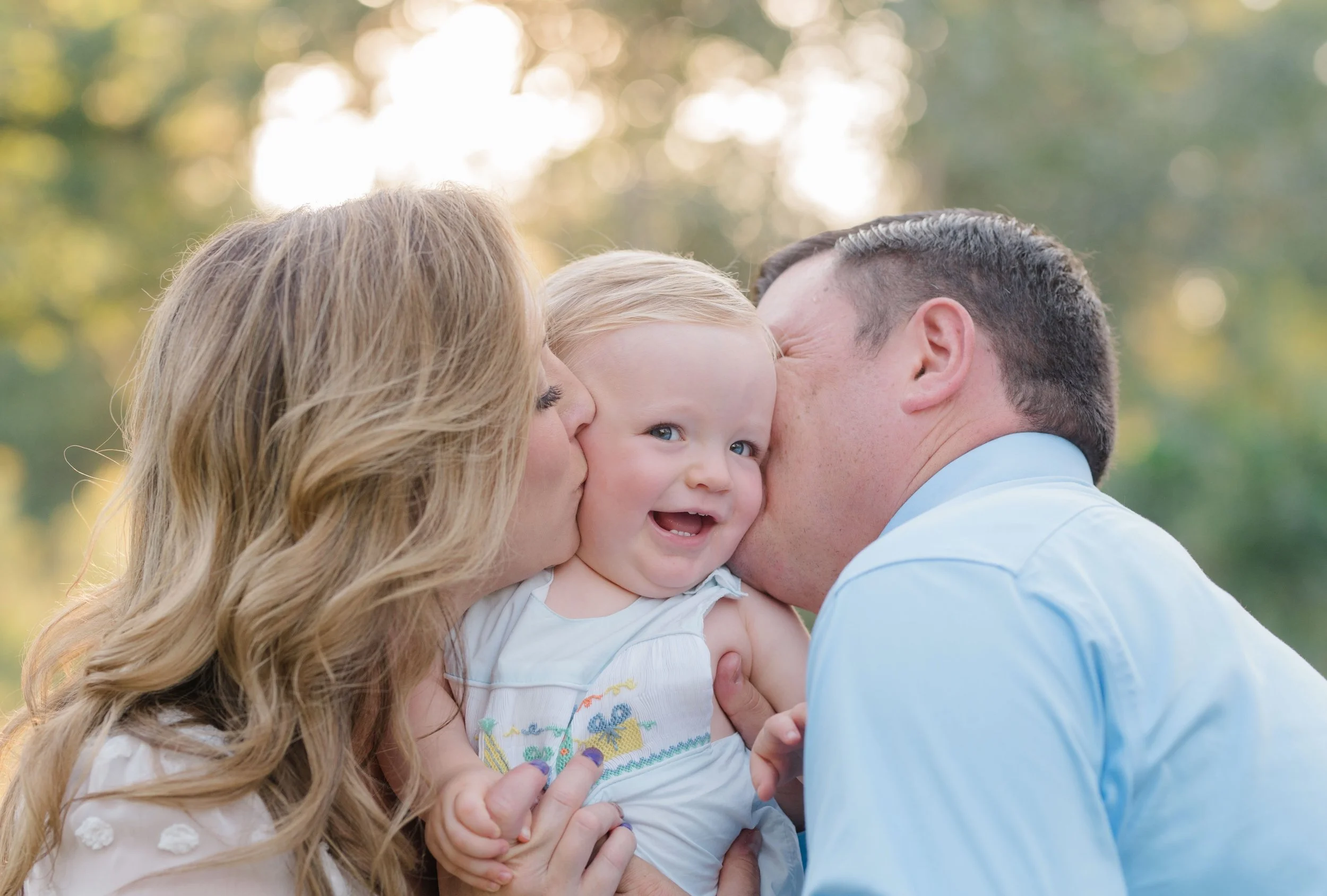 Can&rsquo;t handle how cute this session was!!! First birthday photos in the books for this little man 🎉 Baton Rouge family photographer, Baton Rouge, baby photographer. #batonrougebabyphotographer #batonrougefamilyphotographer
