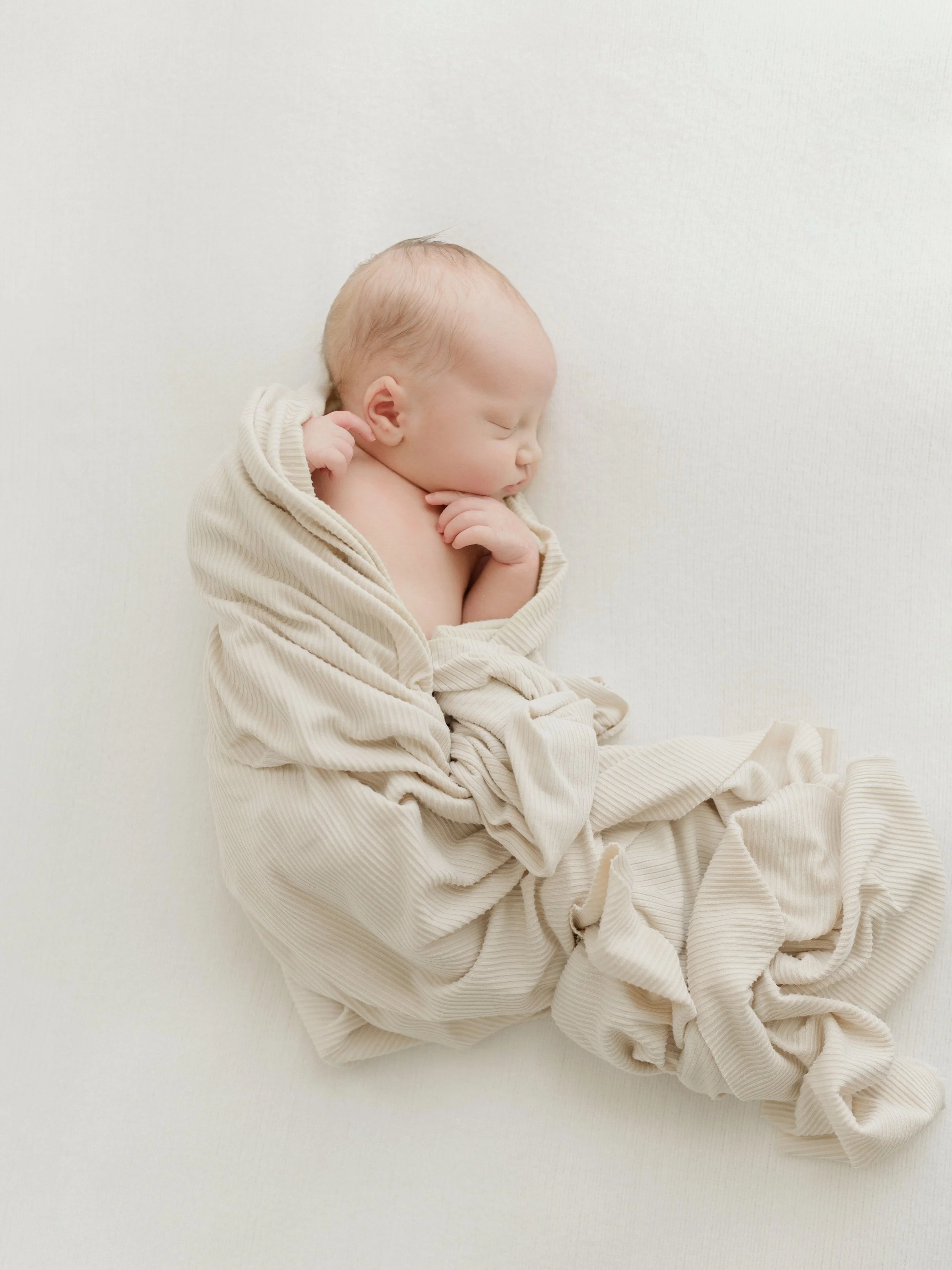 Same pose, different angle. Both ✨✨ Baton Rouge newborn photographer, Baton Rouge newborn studio session. #batonrougenewbornphotographer