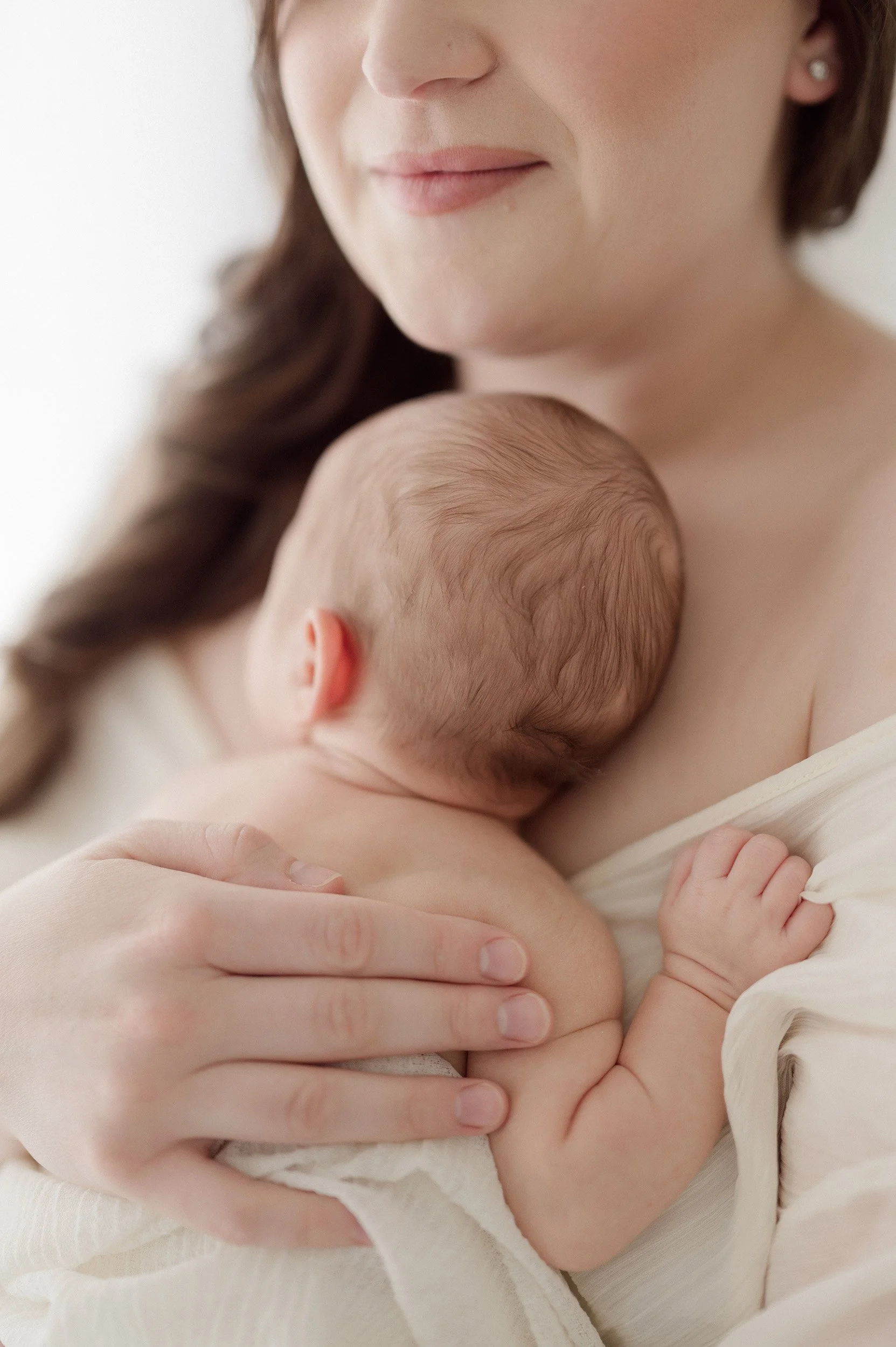 Baton Rouge Maternity and newborn studio photographer. Timeless and simple images.