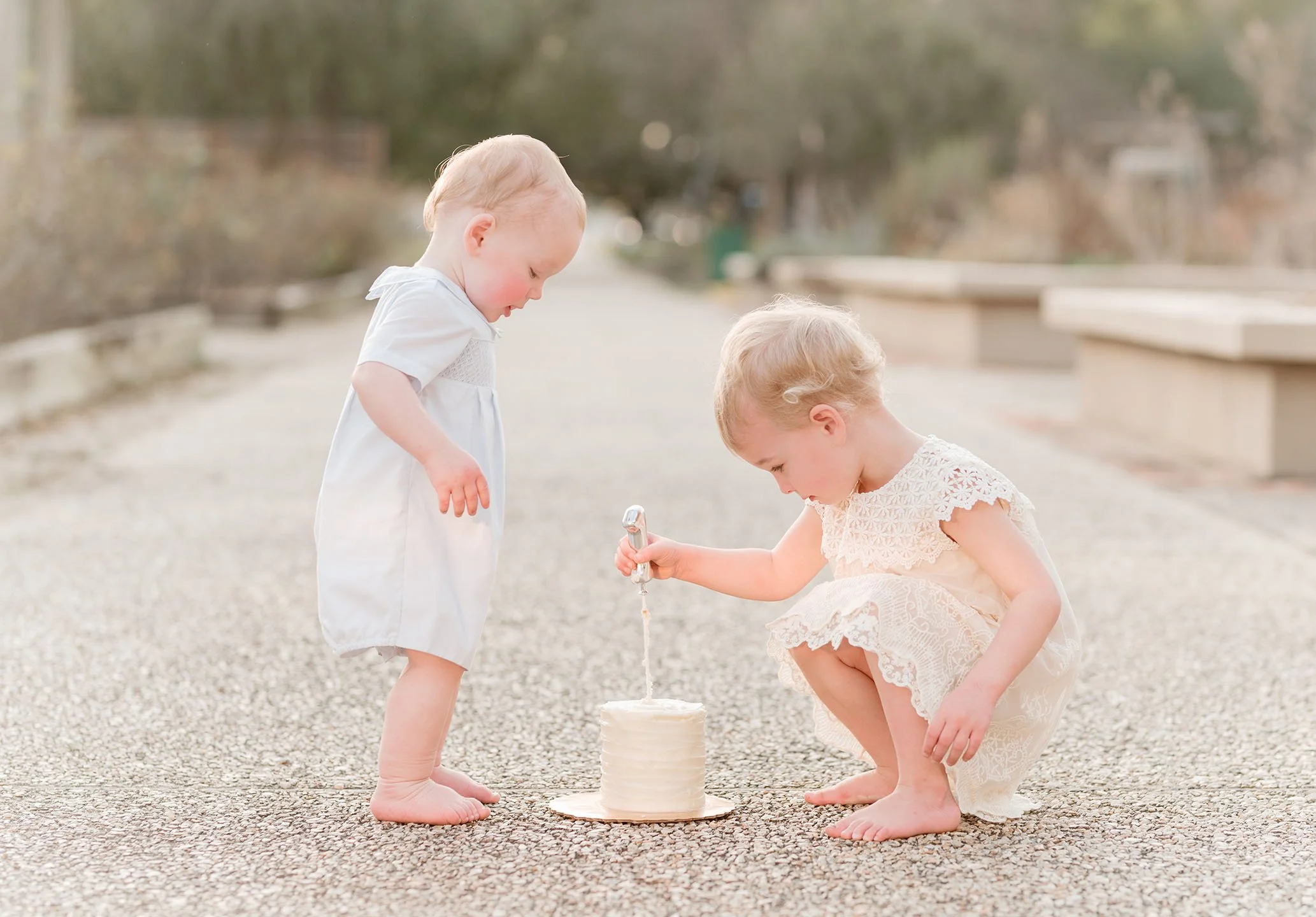 Baton Rouge Maternity and newborn studio photographer. Timeless and simple images.