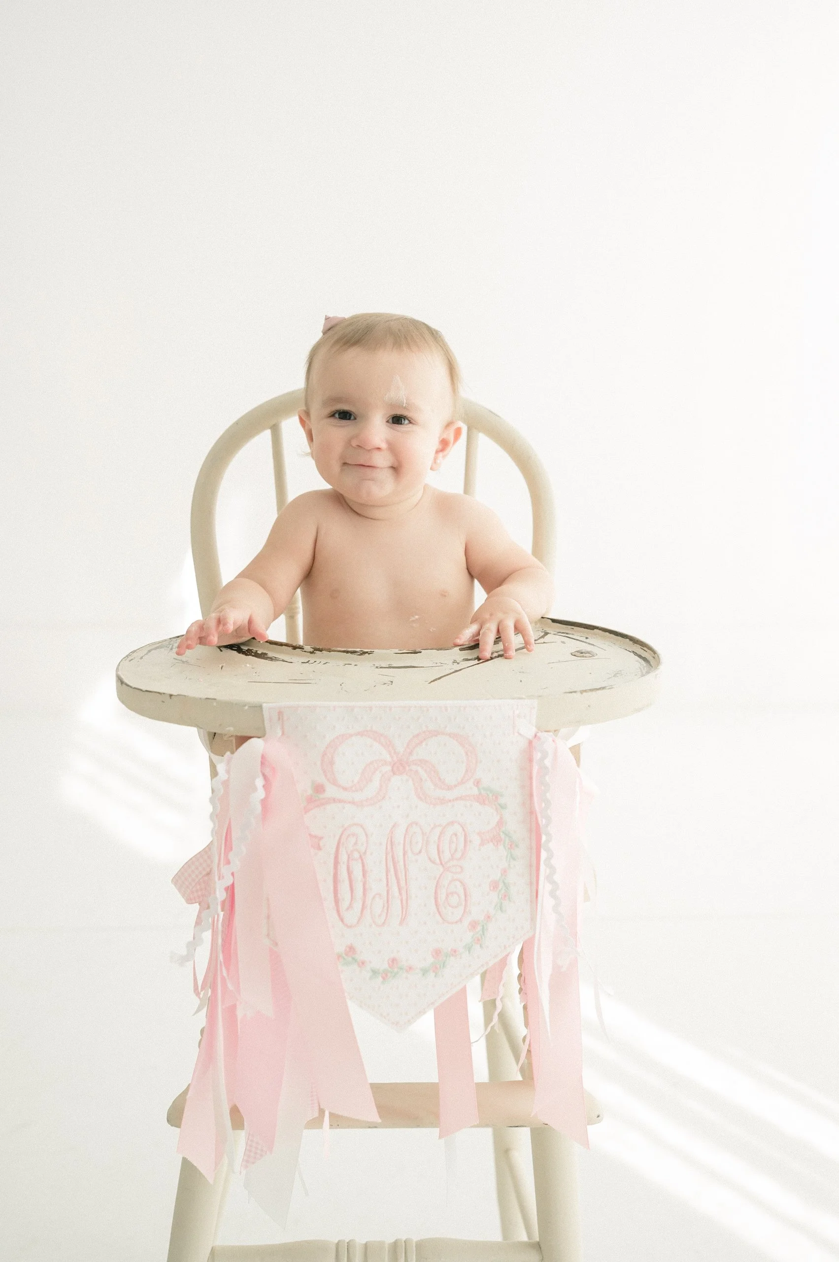 Babys 1st birthday session, Baton Rouge Maternity and newborn photographer. Timeless and simple images.
