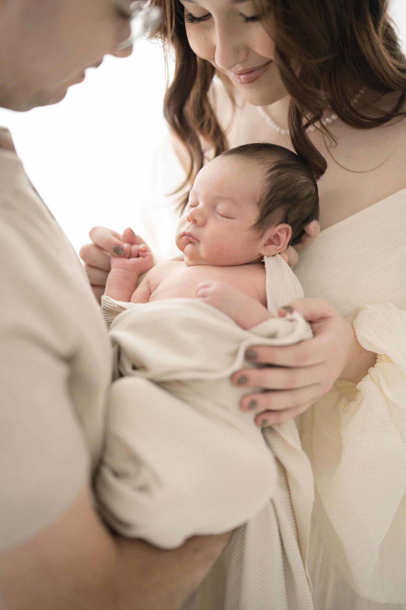 Baton Rouge Maternity and newborn photographer. Timeless and simple images.