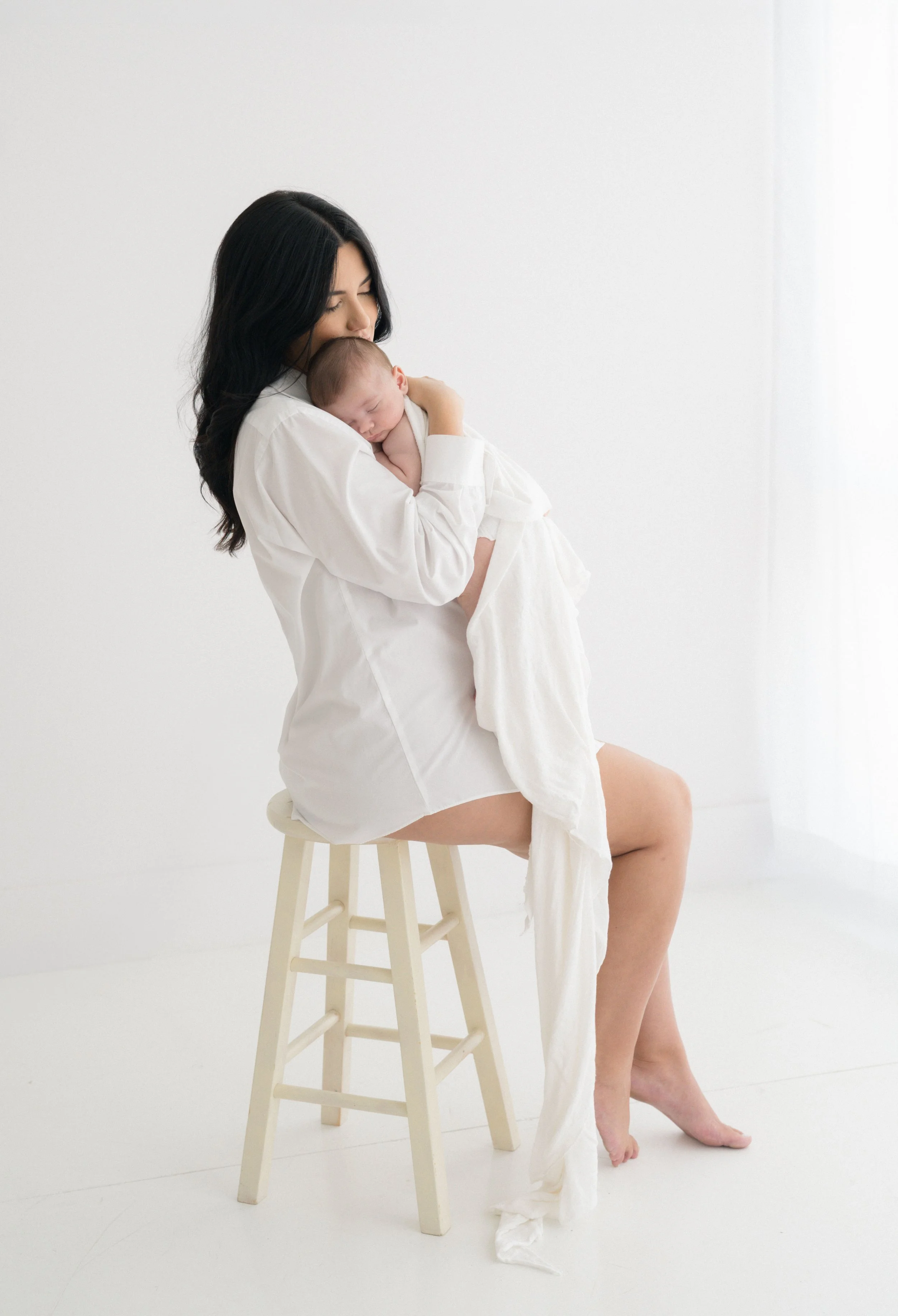 Baton Rouge Maternity and newborn photographer. Timeless and simple images.