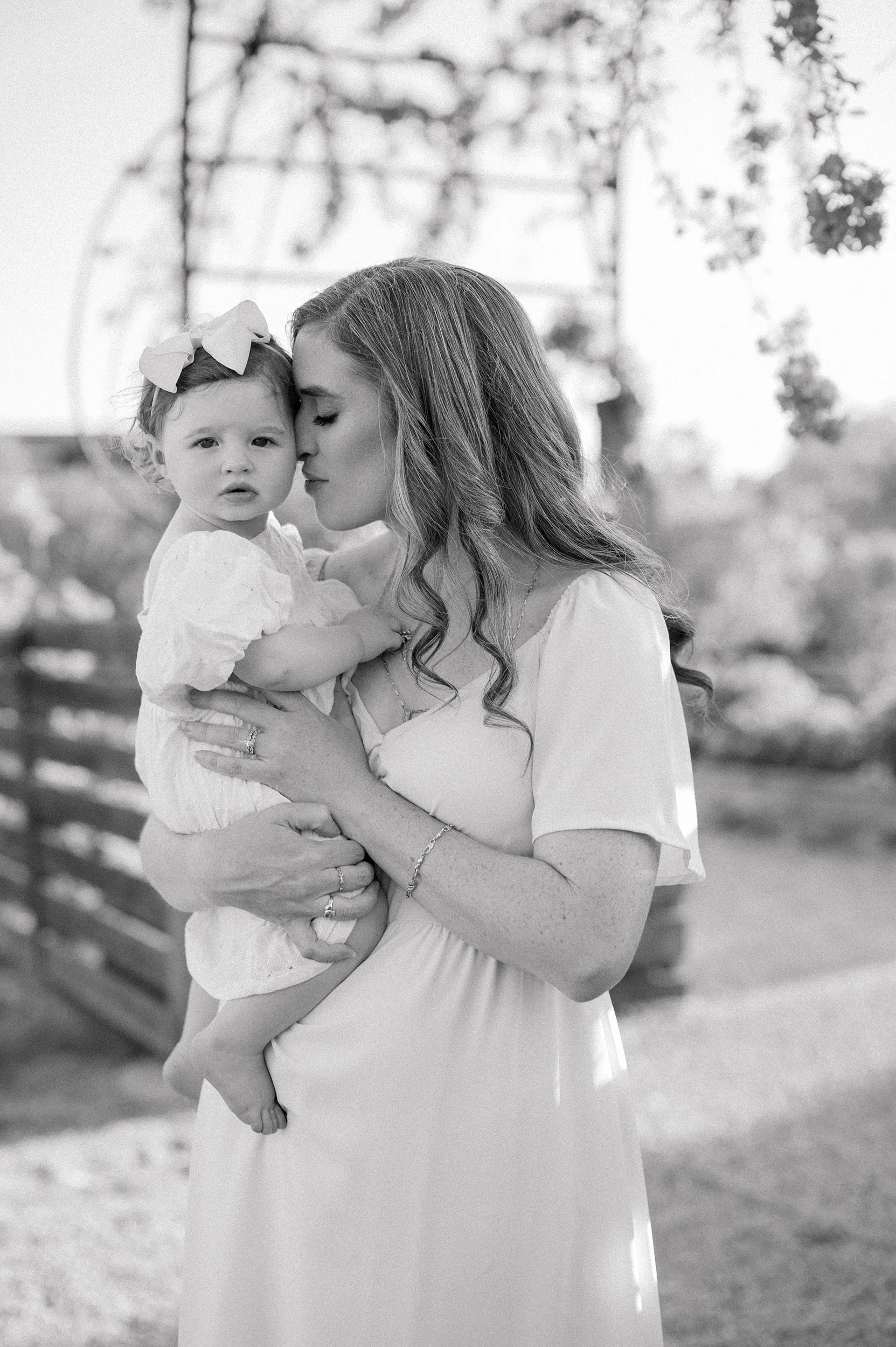 Baton Rouge Maternity and newborn studio photographer. Timeless and simple images.
