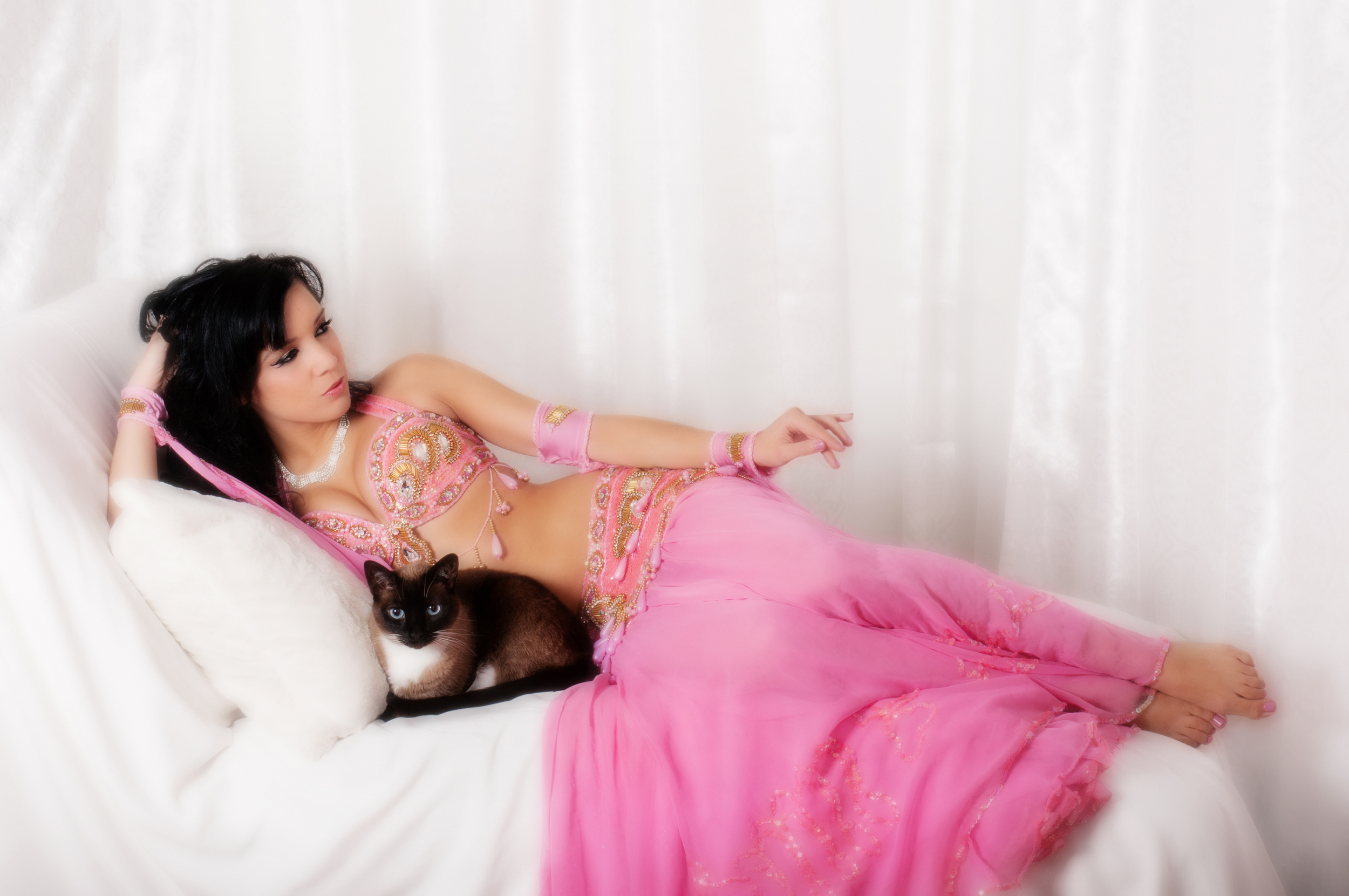 cheeky belly dancer provides belly dance, fire dance, indian, bollywood,
 Turkish and egyptain belly dance style for weddings, parties, classes 
and lessons serving jupiter palm beach gardens west palm beach palm 
beach delray beach boynton beach fo
