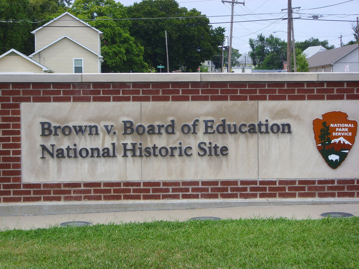 brown-vs-board-of-education-topeka1.jpg