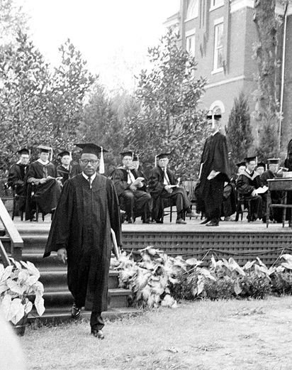 etick_37_a_graduating_412.jpg