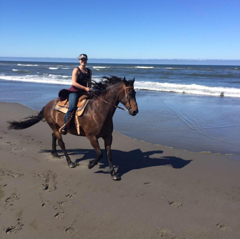 Cheli_at the beach.jpg