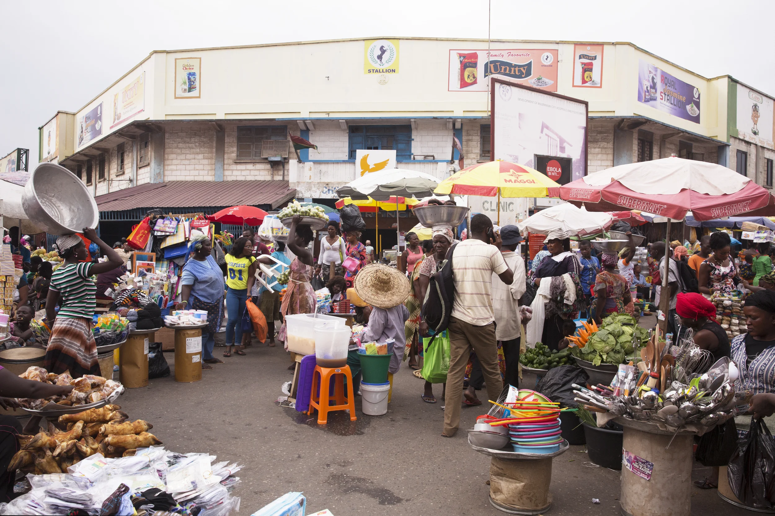 Another, equally crowded, corner of the market. 