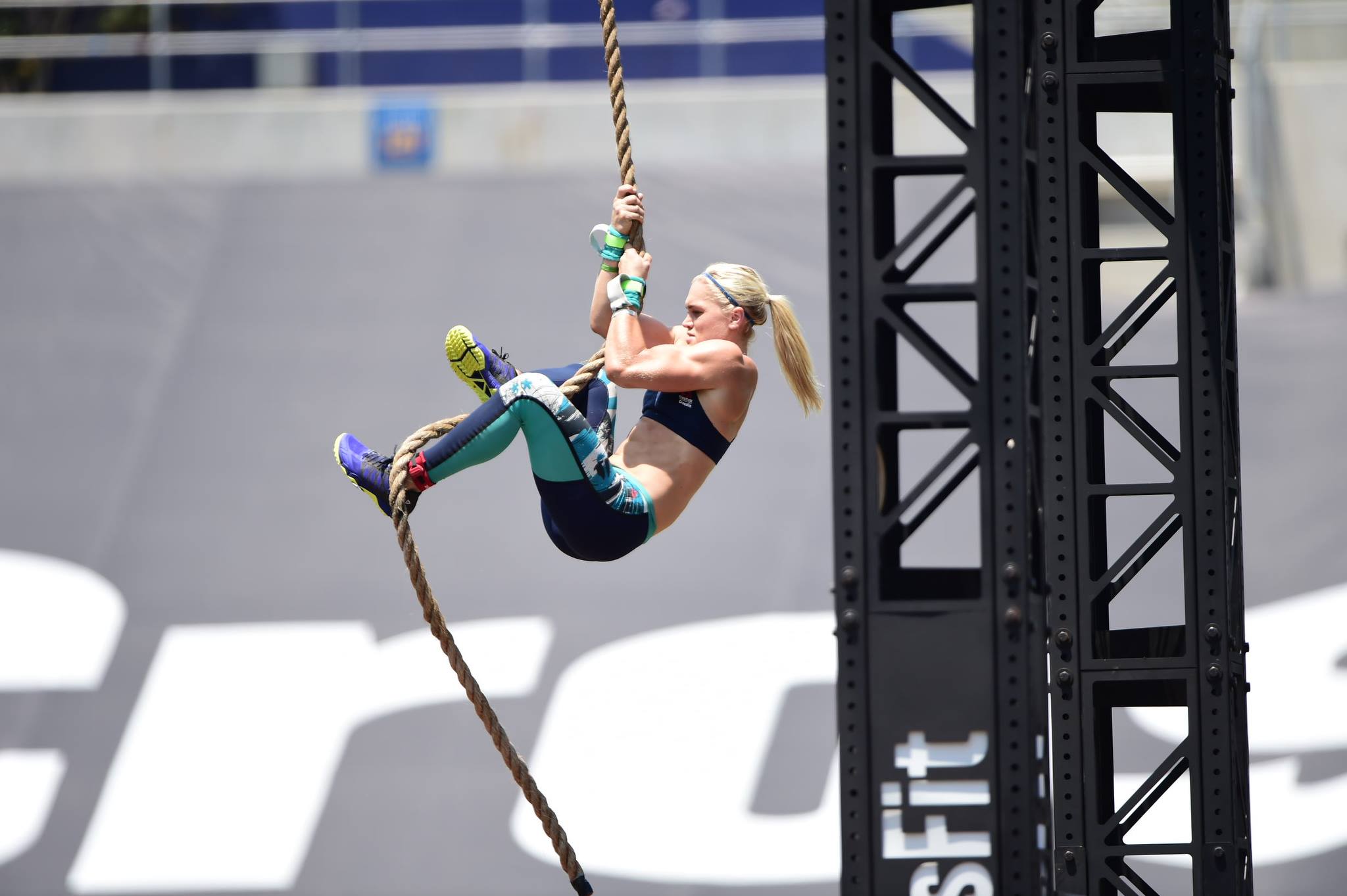 Katrin Davidsdottir - 2016 CrossFit Games during the Snail WOD - Nikon 600 F/4 - Copyright CrossFit Inc, 2016, all rights reserved