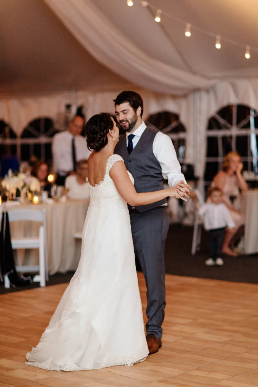 124-bride-and-groom-first-dance.jpg