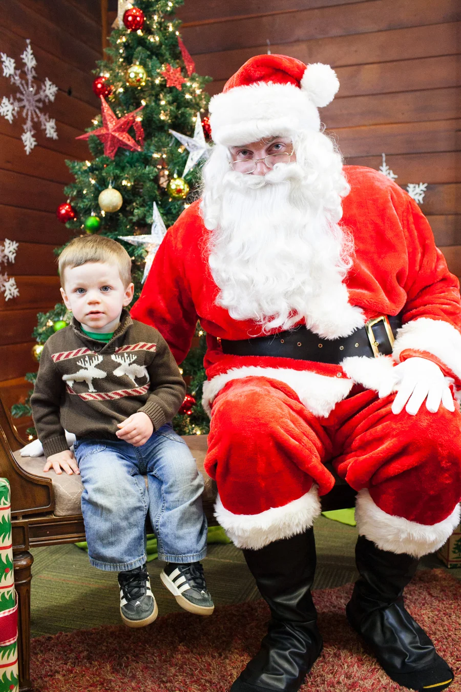 019-santa--perch-and-play--katheryn-moran-photography--christmas-tree--santa-visits--bellingham--washington-.jpg