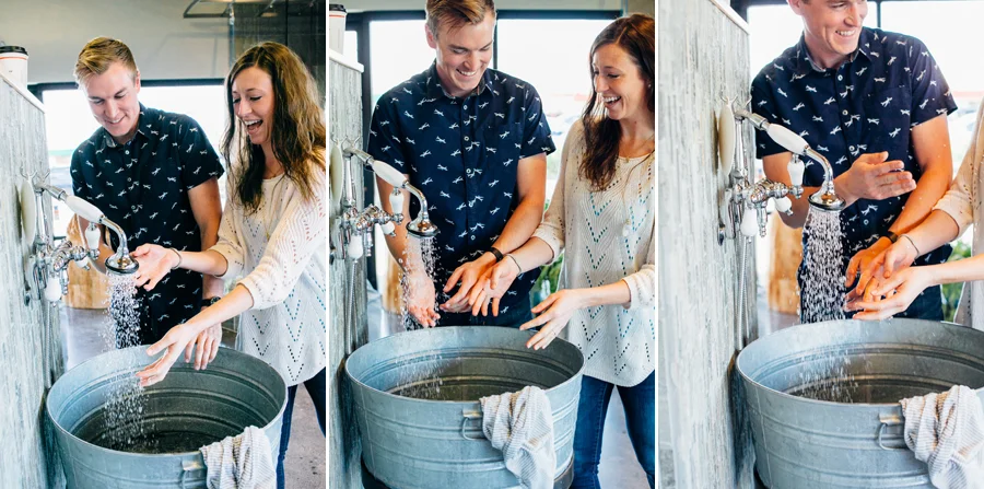 019-bellingham-engagement-lifestyle-photographer-photo-brio-laundromat.jpg