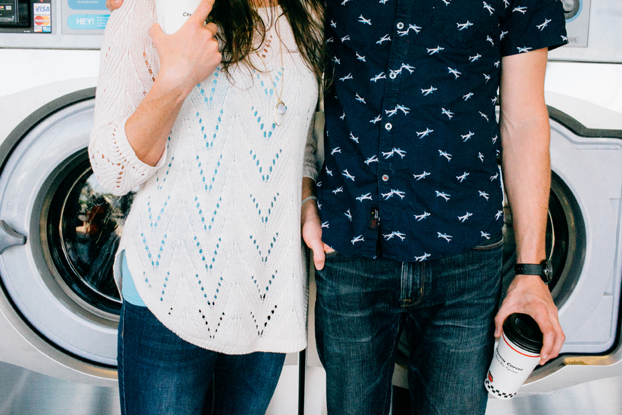 021-bellingham-engagement-lifestyle-photographer-photo-brio-laundromat.jpg