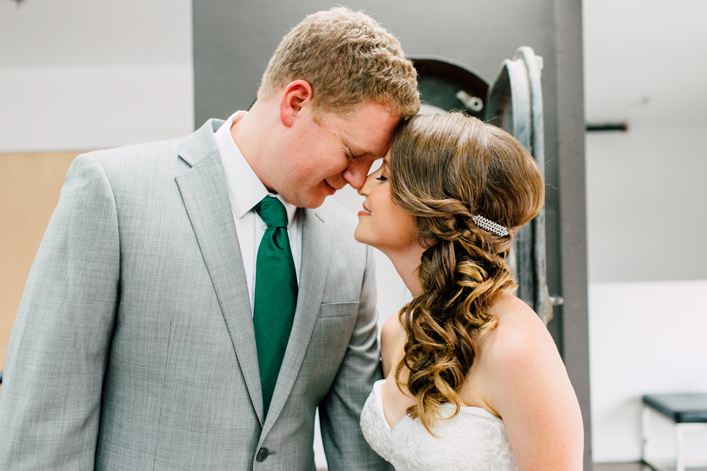 027-fremont-foundry-seattle-wedding-katheryn-moran-photography-anthony-kaitlin.jpg