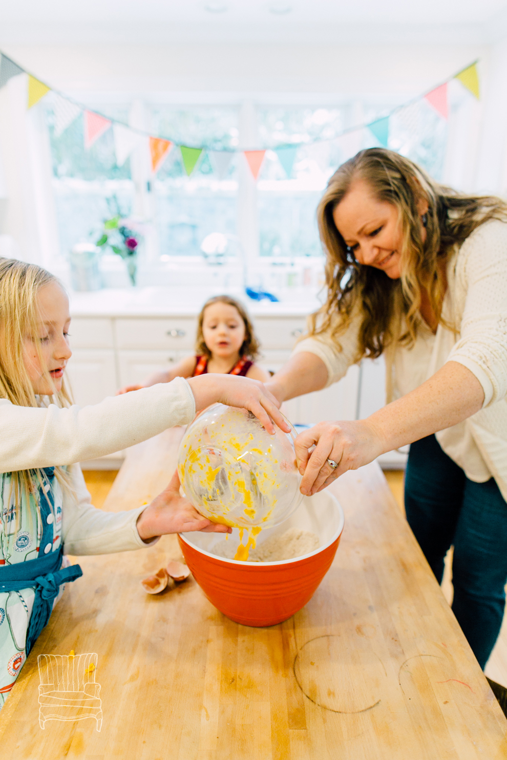 009-bellingham-family-lifestyle-photographer-katheryn-moran-kitchen-baking-pippin.jpg