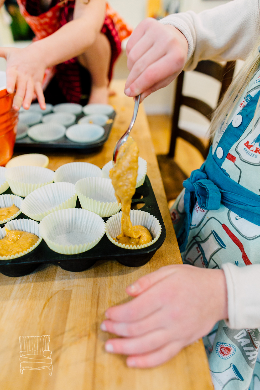 013-bellingham-family-lifestyle-photographer-katheryn-moran-kitchen-baking-pippin.jpg