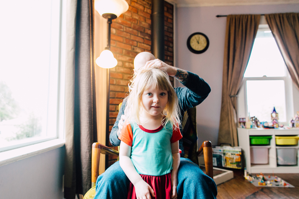 002-bellingham-lifestyle-photographer-katheryn-moran-lego-building-in-home-session.jpg