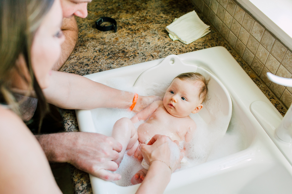 001-bellingham-lifestyle-photographer-katheryn-moran-baby-isla-bath.jpg