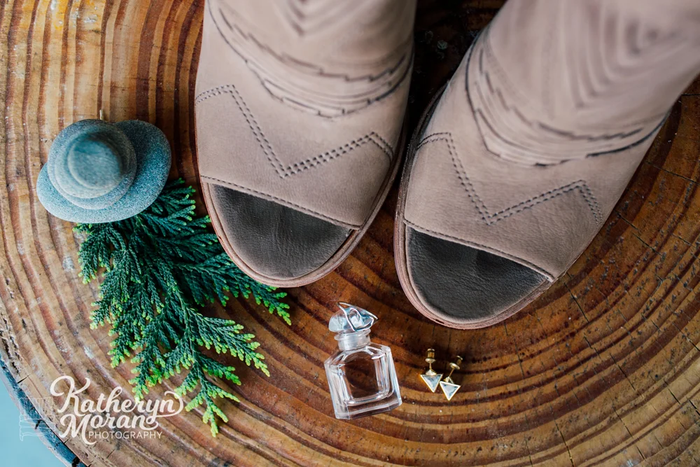 009-bellingham-wedding-photographer-katheryn-moran-heliotrope-hotel-adventure-styled-session.jpg