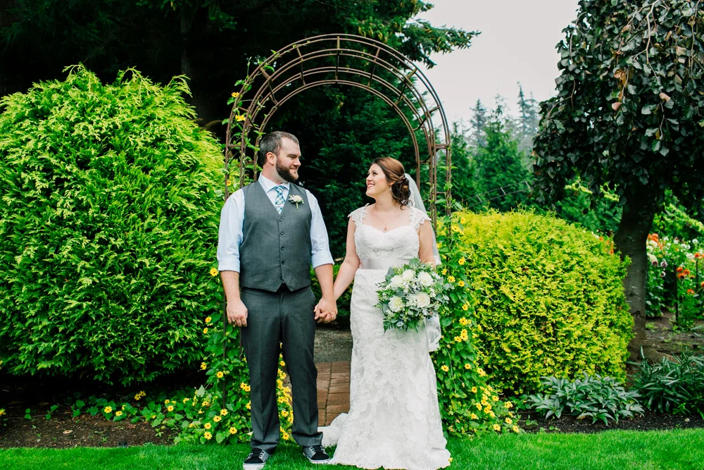 010-bellingham-wedding-photographer-evergreen-gardens-belle-john-2018.jpg