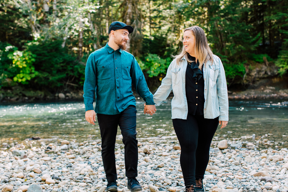 018-bellingham-engagement-photographer-mount-baker-north-fork-brewery-emma-eric.jpg