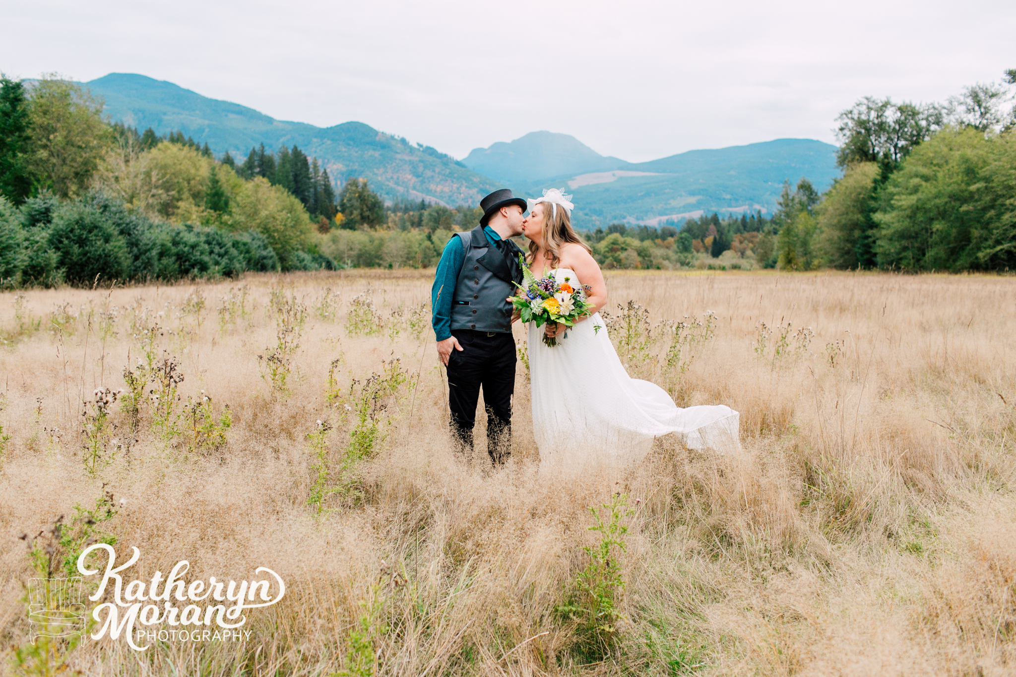 bellingham-wedding-photographer-wandering-waters-emma-eric-2018-10.jpg