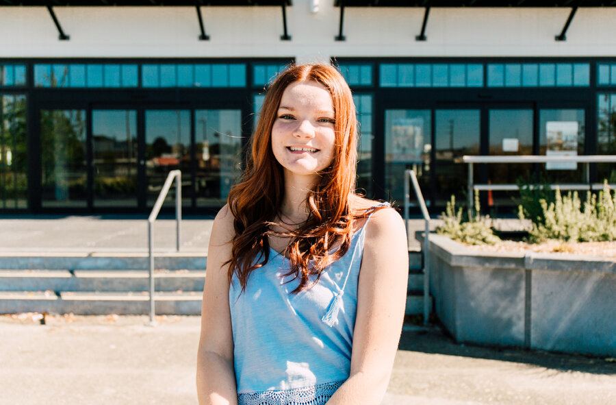 019-Bellingham-senior-portrait-photographer-katheryn-moran-lily.jpg