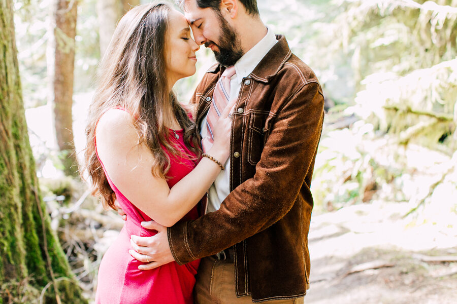 Bellingham Engagement Photographer Katheryn Moran Horseshoe Bend Trail Lauryn Joel